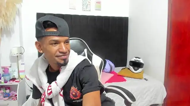 anhtony wayans online show from April 21, 2026, 1:42 am