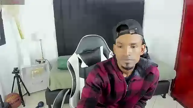 anhtony wayans online show from December 3, 2025, 12:33 am