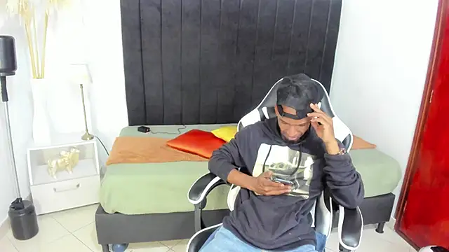 anhtony wayans online show from November 13, 2025, 12:03 am