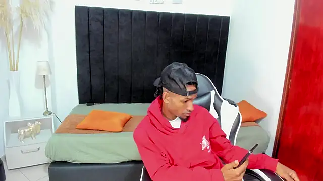 anhtony wayans online show from November 10, 2025, 12:04 am