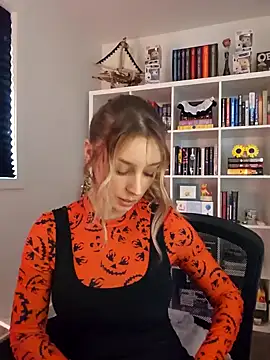 LilyOrion online show from October 24, 2025, 5:23 pm