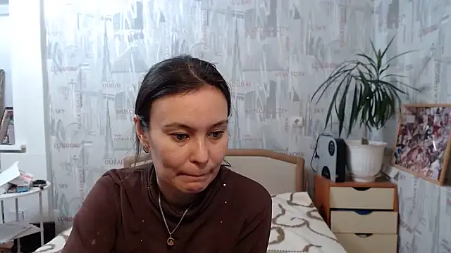 GinaQSoul online show from October 6, 2025, 11:44 am