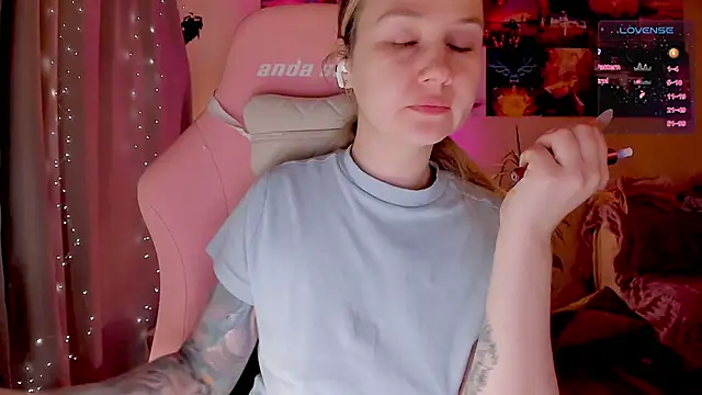 GoodWitch  online show from September 10, 2025, 7:18 am