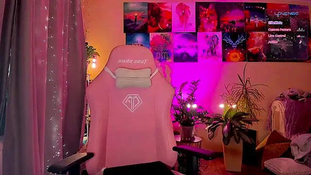 GoodWitch  online show from September 19, 2025, 7:01 am