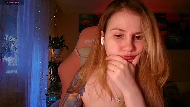 GoodWitch  online show from October 15, 2025, 7:27 am