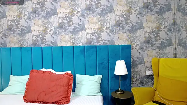 LisaCroft online show from November 12, 2025, 8:29 am