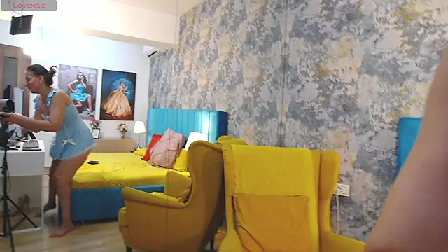 LisaCroft online show from September 15, 2025, 7:20 am