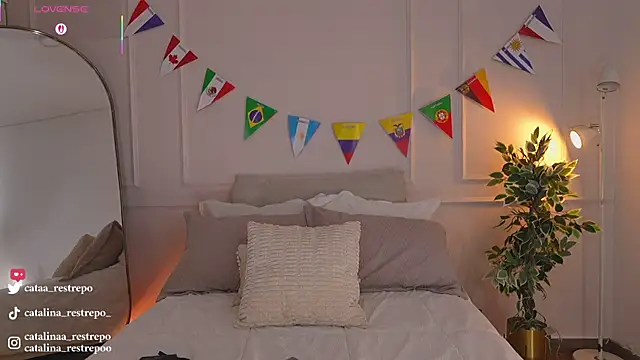 CATALINA RESTREPO online show from June 21, 2026, 2:17 am