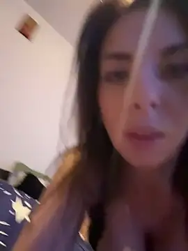 Snapshot of Almmaxxxx chatting on February 20, 2026, 6:32 pm Almmaxxxx online show from February 20, 2026, 6:32 pm