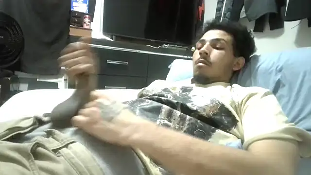 Snapshot of bigdickjojo69 chatting on April 1, 2026, 8:28 pm bigdickjojo69 online show from April 1, 2026, 8:28 pm