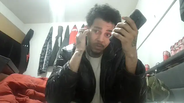 Snapshot of bigdickjojo69 chatting on March 24, 2026, 12:32 am bigdickjojo69 online show from March 24, 2026, 12:32 am