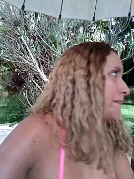 JhordanAndDanna online show from October 15, 2025, 8:39 pm