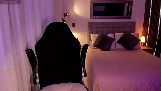 AmyWood online show from October 2, 2025, 1:25 pm