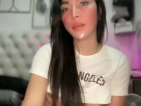 kristinestar online show from November 13, 2025, 2:04 am