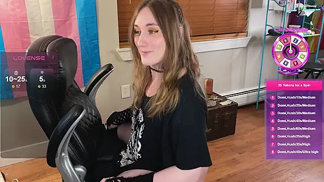 Snapshot of luluvaladon chatting on March 23, 2026, 2:33 am luluvaladon online show from March 23, 2026, 2:33 am