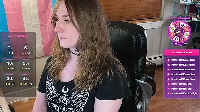 Snapshot of luluvaladon chatting on February 20, 2026, 6:37 am luluvaladon online show from February 20, 2026, 6:37 am