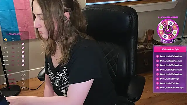 luluvaladon online show from March 19, 2025, 12:26 am