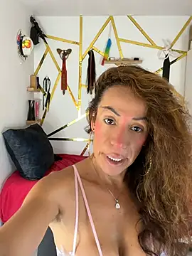 YOURSDEBORA online show from August 4, 2026, 7:40 pm