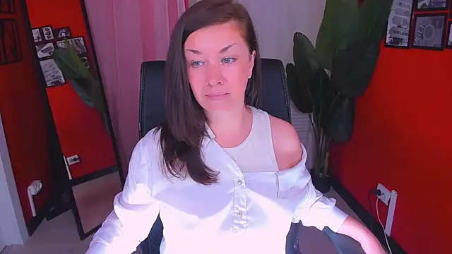 AnaMills online show from June 17, 2026, 8:19 pm
