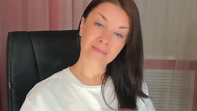 AnaMills online show from June 19, 2026, 8:36 pm