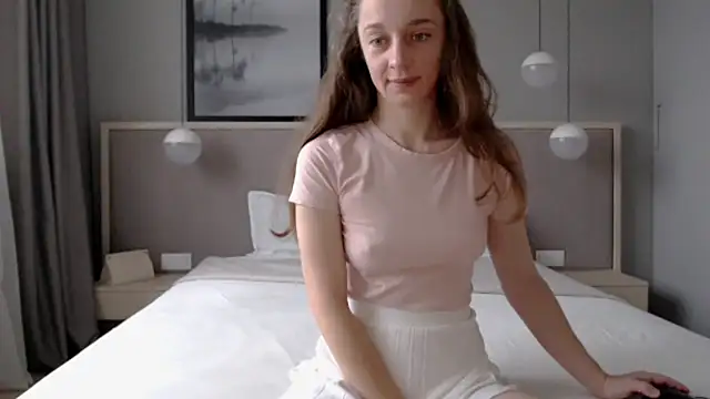 ShySchoolGirl online show from December 4, 2025, 9:41 am