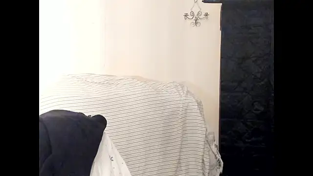 Metalstud online show from November 12, 2025, 4:16 am