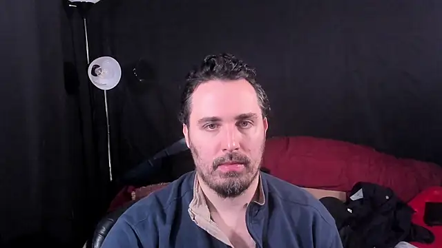 Metalstud online show from December 19, 2025, 2:37 am