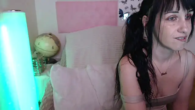 -carla- online show from February 12, 2026, 7:19 am