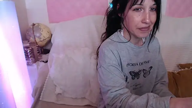 -carla- online show from May 8, 2026, 5:22 am