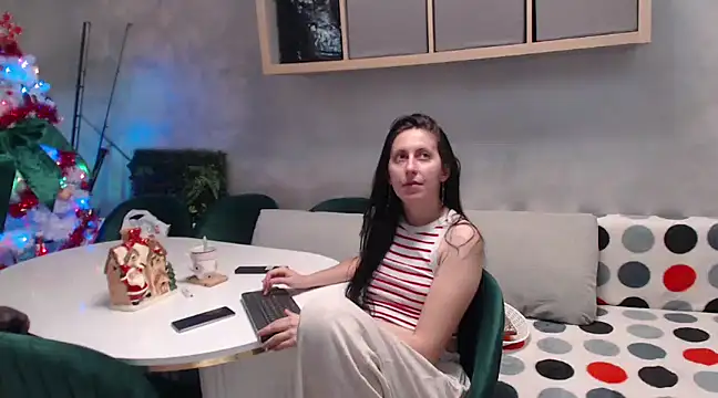 lolyforyou online show from December 10, 2024, 11:32 am