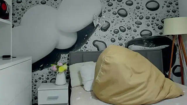 AlmaFancy online show from July 18, 2026, 5:49 am