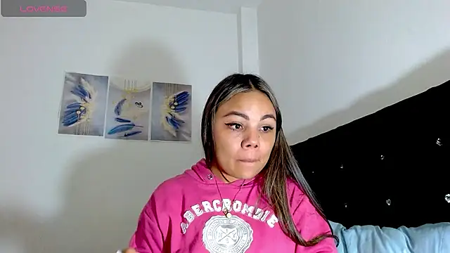 Snapshot of Kylie_loveee chatting on March 18, 2026, 11:59 pm Kylie loveee online show from March 18, 2026, 11:59 pm