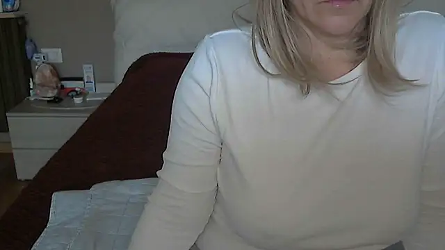 Snapshot of -K-- chatting on February 16, 2026, 10:25 am -K-- online show from February 16, 2026, 10:25 am