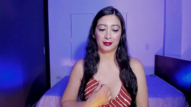 Snapshot of MeganWhite3 chatting on May 20, 2026, 2:41 am MeganWhite3 online show from May 20, 2026, 2:41 am