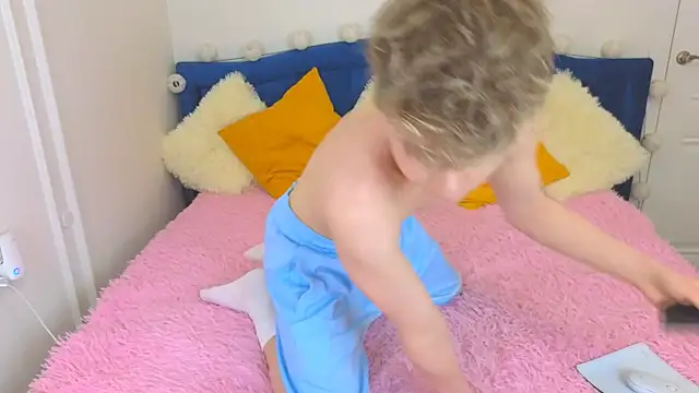 LandelRay online show from September 22, 2025, 5:13 am