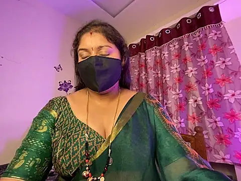 Love 4Sex online show from May 6, 2026, 5:44 am