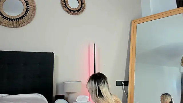 Snapshot of mazekyn chatting on March 19, 2025, 11:25 pm mazekyn online show from March 19, 2025, 11:25 pm