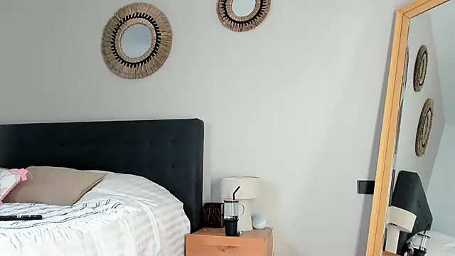 Snapshot of mazekyn chatting on October 7, 2025, 5:08 am mazekyn online show from October 7, 2025, 5:08 am