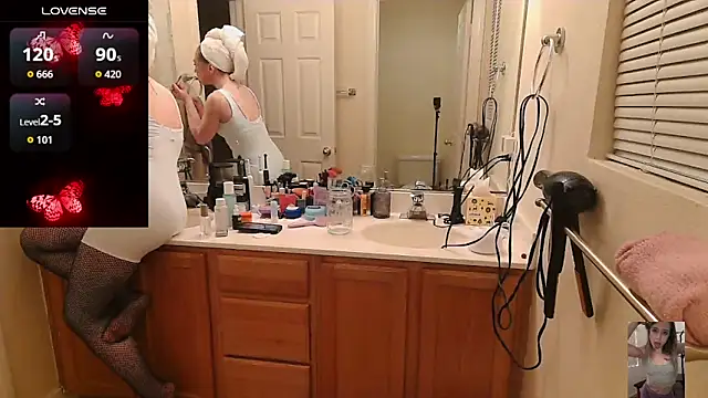 Blondiewithanass online show from February 28, 2026, 3:06 am