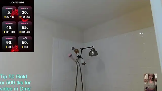 Blondiewithanass online show from June 25, 2026, 7:19 pm