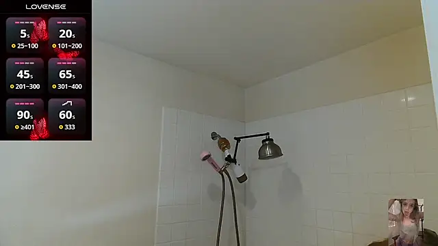 Blondiewithanass online show from July 6, 2026, 3:36 pm