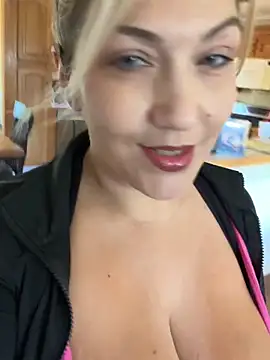 LittleMissEeve online show from October 5, 2025, 4:31 pm