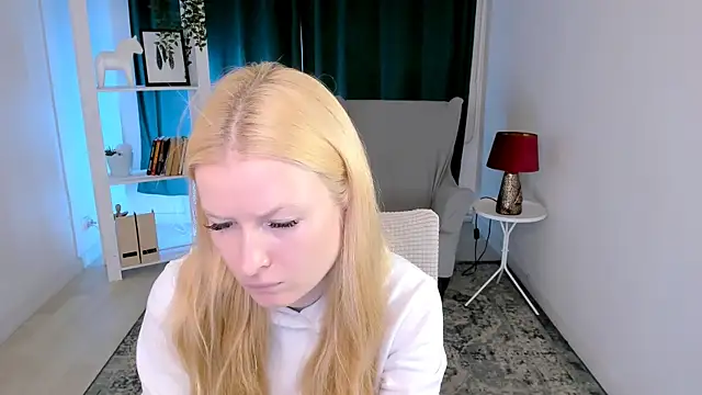 Laly Peach online show from July 3, 2026, 11:17 am
