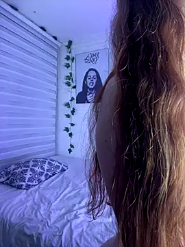 Niky Love online show from December 2, 2025, 4:25 am