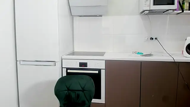 Snapshot of Your_Masha chatting on March 4, 2026, 4:37 pm Your Masha online show from March 4, 2026, 4:37 pm