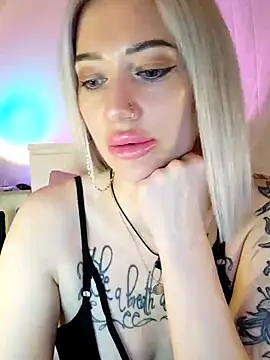 Snapshot of Fuck-Gina chatting on May 5, 2026, 9:29 pm Fuck-Gina online show from May 5, 2026, 9:29 pm