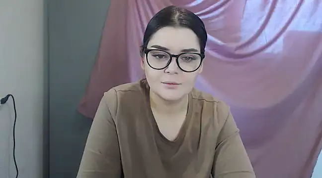 ohhhMie online show from February 11, 2025, 7:44 am