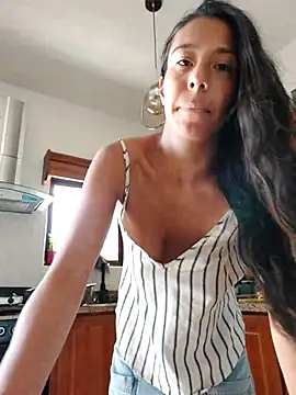 Luna-Natural online show from March 12, 2026, 2:32 pm