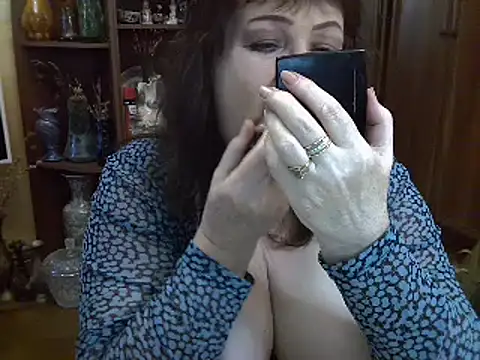 ElenaZed online show from June 9, 2026, 9:43 am