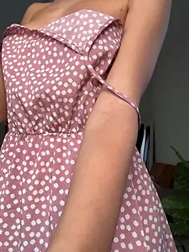 Snapshot of nicole_98 chatting on March 1, 2026, 3:34 pm nicole 98 online show from March 1, 2026, 3:34 pm